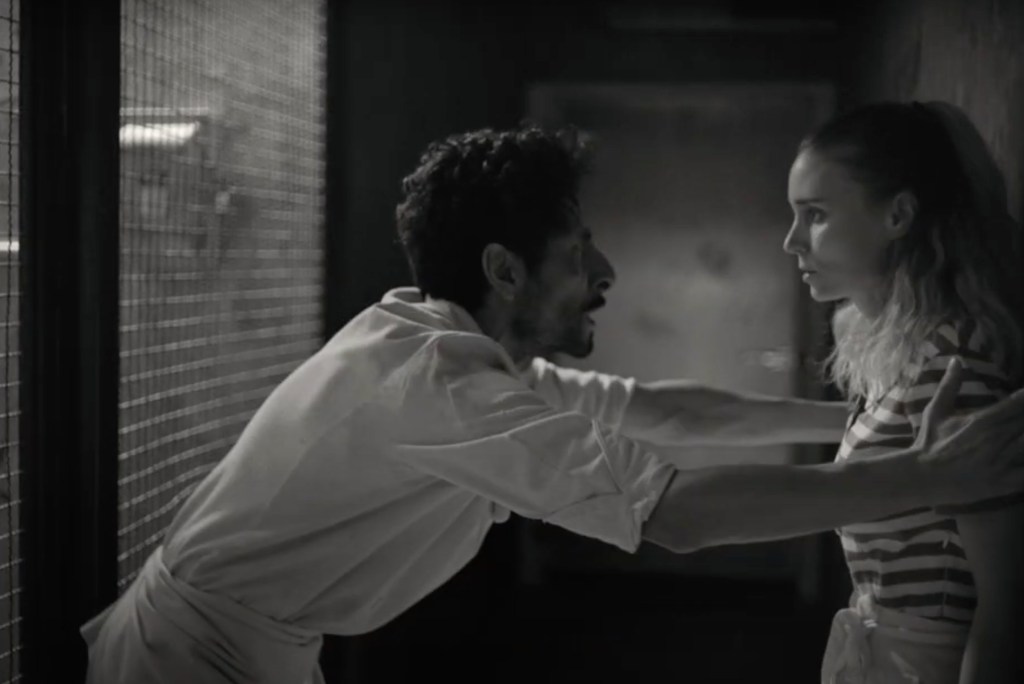 Rooney Mara y Raúl Briones tienen un intenso romance en el tráiler de 'La Cocina' de Alonso Ruizpalacios