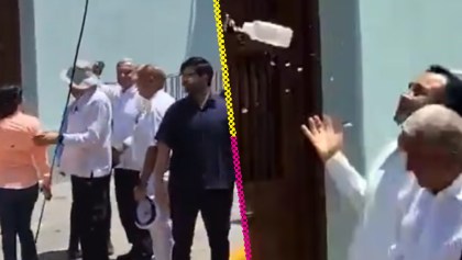 Lanzan botellazo de agua a AMLO durante gira por Veracruz