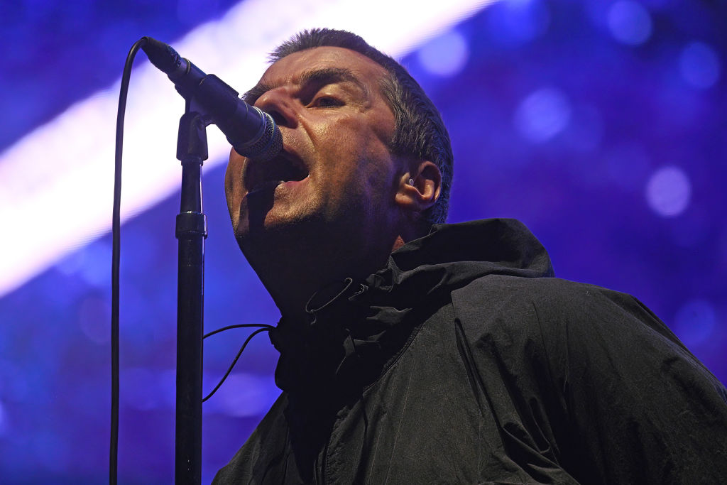 Liam Gallagher pelea con fans que lo critican por cantar canciones de Oasis en show de Wembley