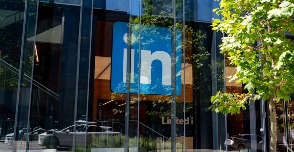 Cómo evitar que Linkedin use tu información para entrenar a su IA