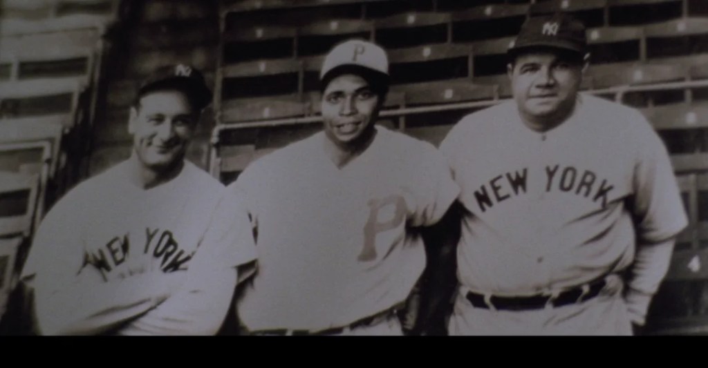 Una imagen de la película donde James Earl Jones posa junto a Babe Ruth