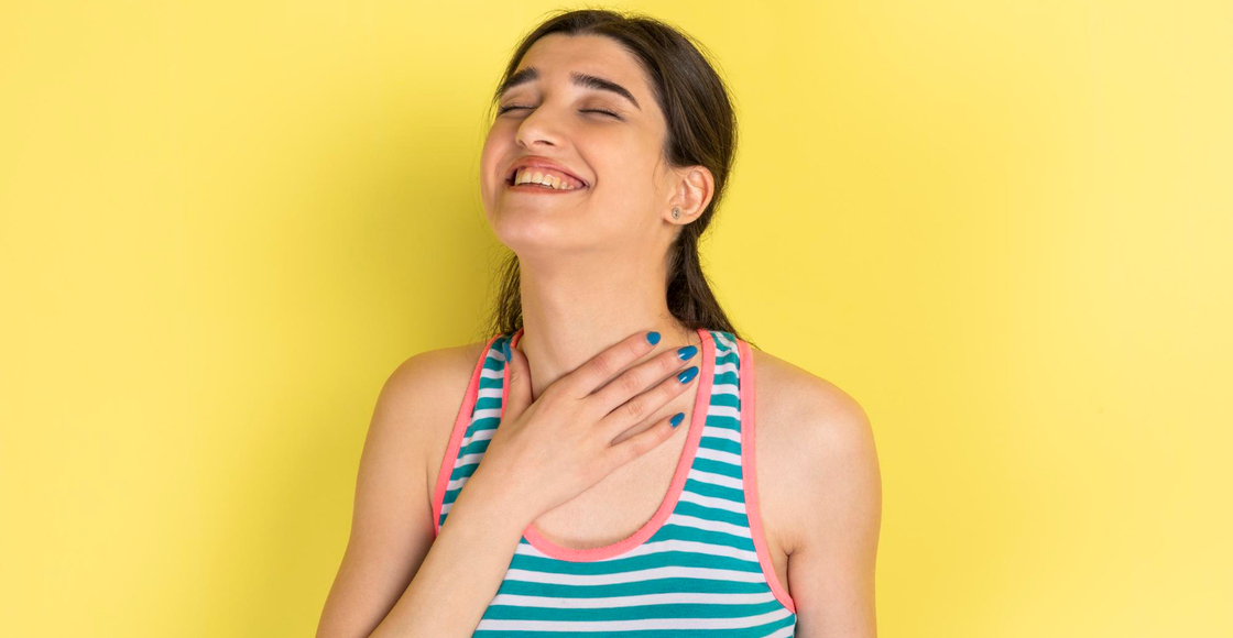 mujer dolor garganta