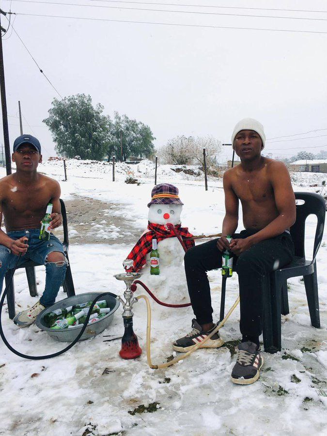 Fotos y videos de la caída nieve en Sudáfrica