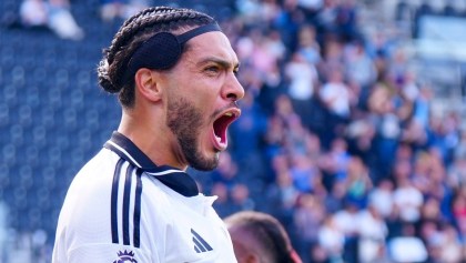 Raúl Jiménez levanta la mano para regresar a la Selección Mexicana con gol vs West Ham