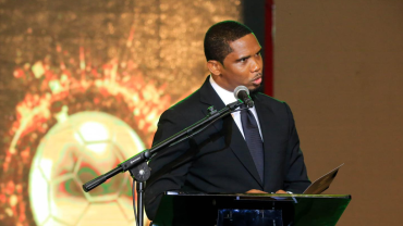 Samuel Eto'o es suspendido 6 meses por la FIFA debido a su actitud antideportiva