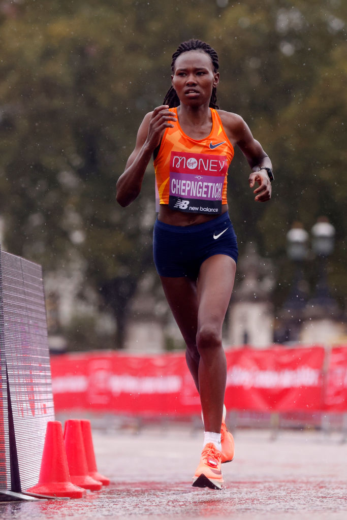 Ruth Chepngetich record mundial maraton femenil