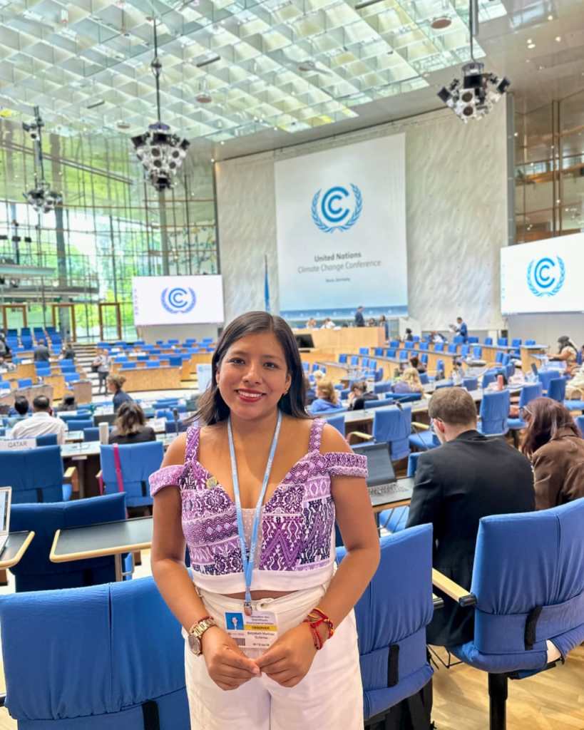 Betzabeth Martínez Gutiérrez, indígena zapoteca en conferencia de la ONU