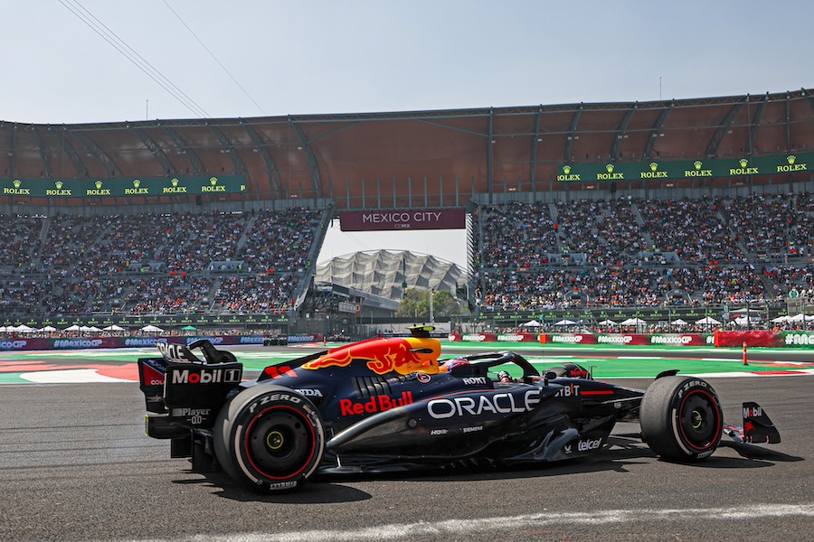 Checo Pérez en la sesión de calificación