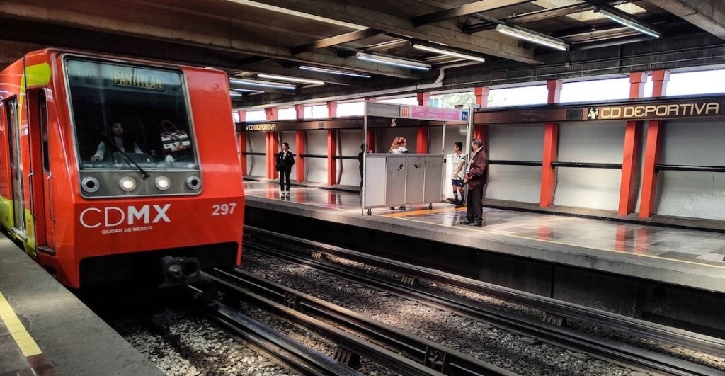 como llegar al corona capital 2024 transporte publico metro