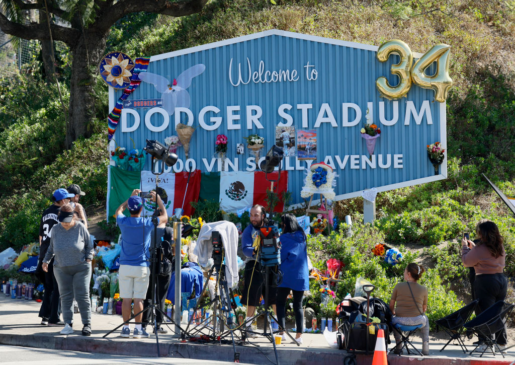 El homenaje de Dodgers a Fernando Valenzuela en el Juego 1 de la Serie Mundial 2024