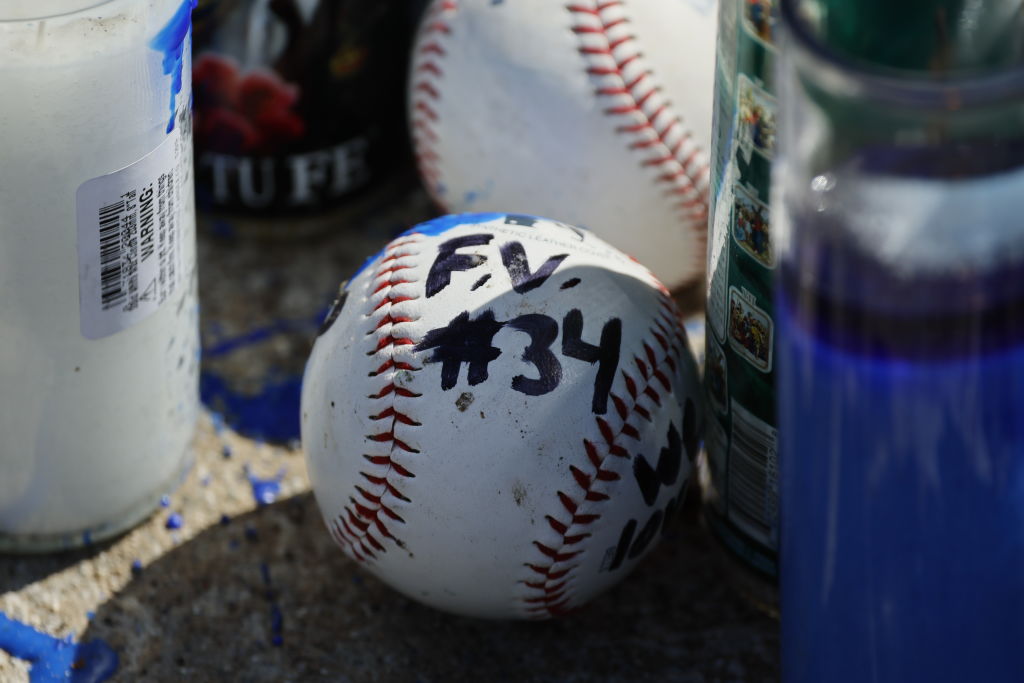 El homenaje de Dodgers a Fernando Valenzuela en el Juego 1 de la Serie Mundial 2024