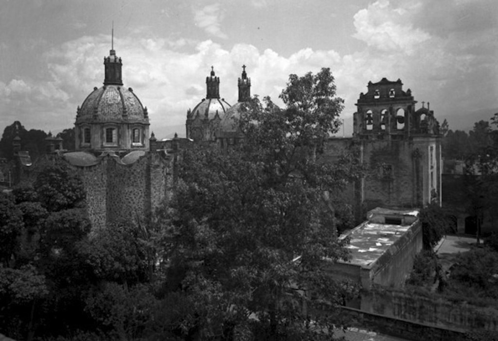 Iglesia del Convento del Carmen, en San Ángel, Ciudad de México, ca. 1930.