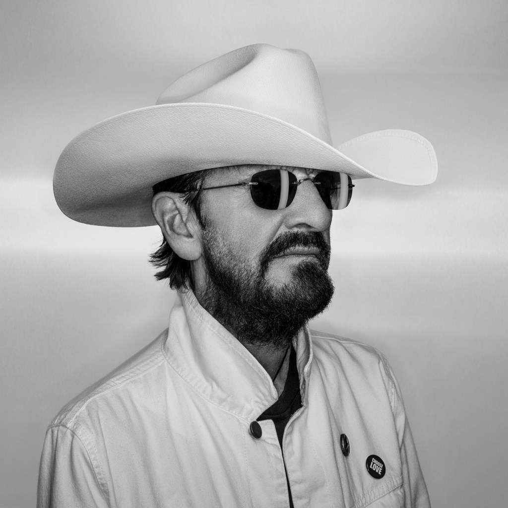 Ringo Starr demuestra su amor al country en 'Look Up, su primer disco en seis años