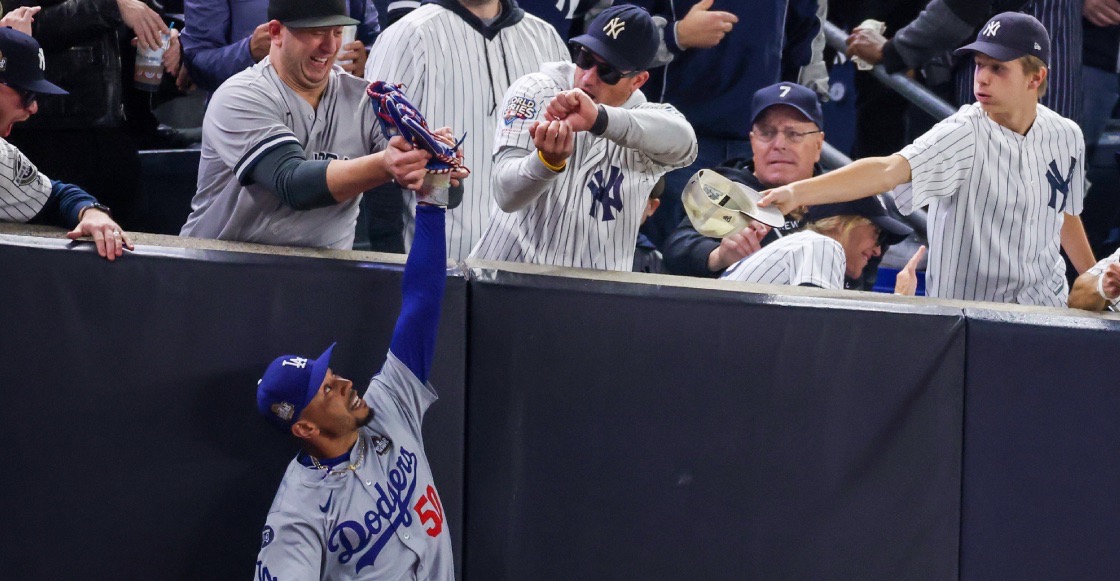 Sanción contra aficionado que le arrebató la pelota a Mookie Betts