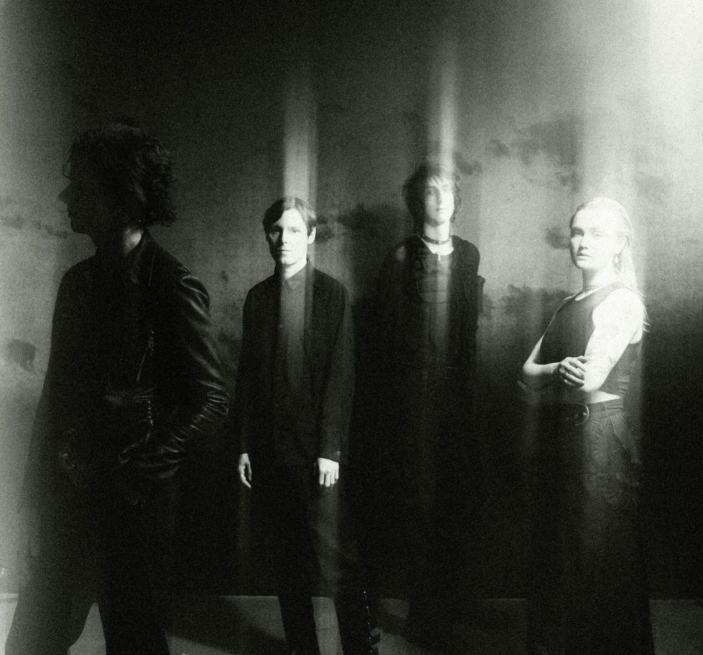 'Night Life': Checa el tracklist, la fecha de estreno y los detalles del nuevo disco de The Horrors