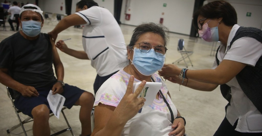 Vacunación contra COVID e influenza en México: Edades y a dónde ir por la vacuna