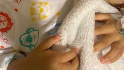 Alfonso tiene 2 años y su familia ha pasado por varios obstáculos para ayudarle en su tratamiento contra el cáncer