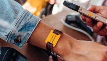 Pasos para recargar tu pulsera Cashless para el Corona Capital 2024 en línea