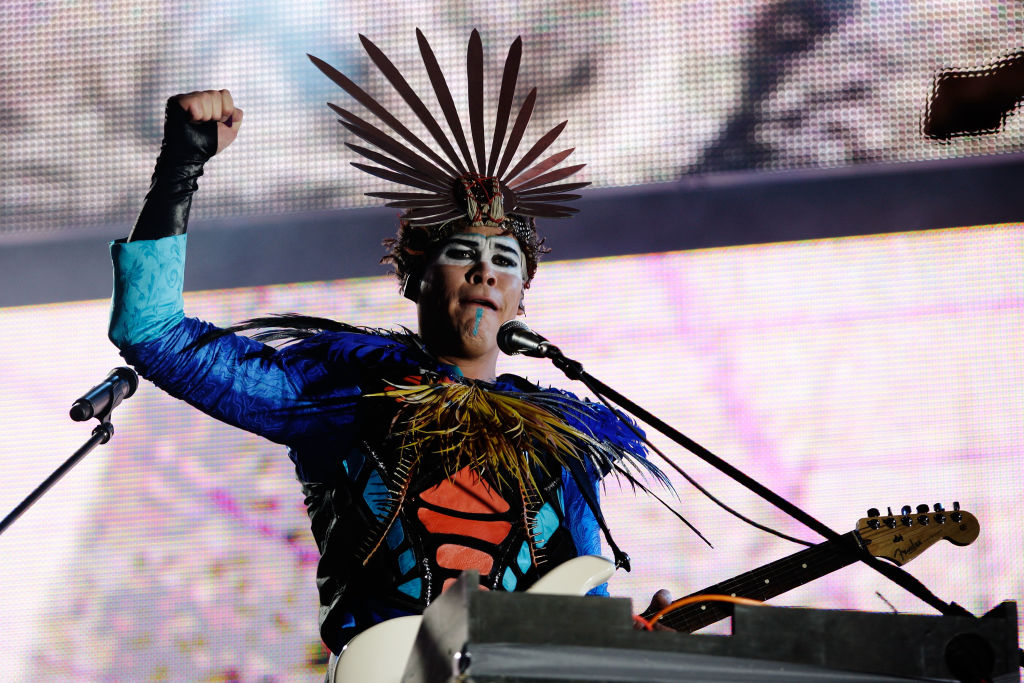 Así fue como el Día de Muertos inspiró "We Are The People" de Empire of the Sun