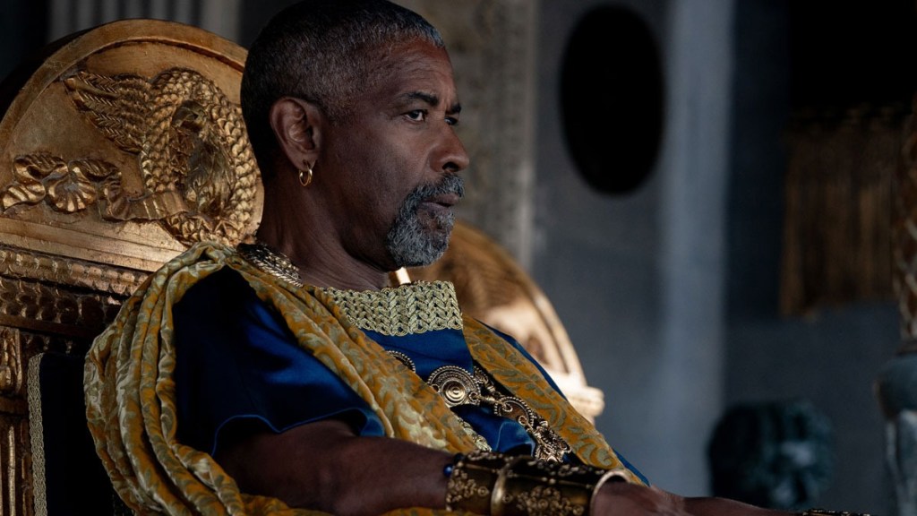 Denzel Washington como Macrino en 'Gladiador II'