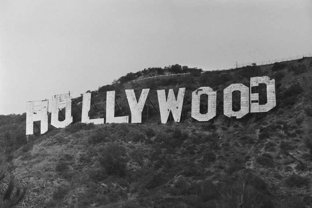 El icónico anuncio de Hollywood ubicado en las montañas de Santa Monica