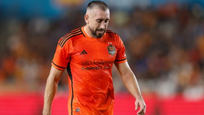 Héctor Herrera despedido de Houston Dynamo por escupitajo al árbitro