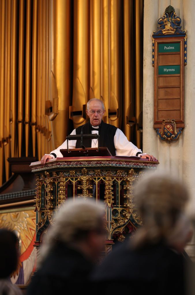 Justin Welby, acusado de no actuar por los abusos de un abogado contra niños.