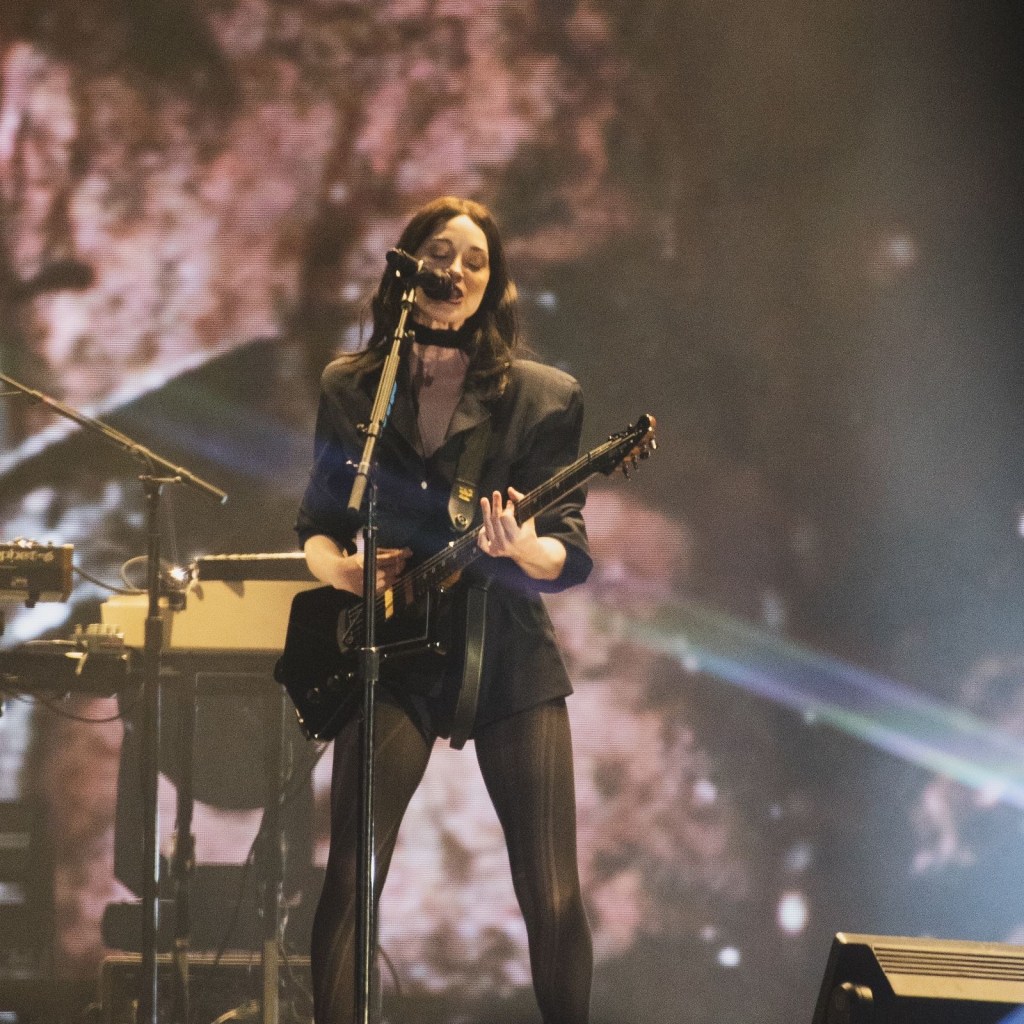 St. Vincent en el Corona Capital 2024: Una deuda saldada cantando en español