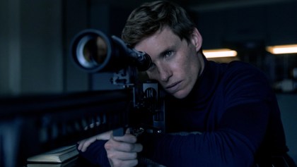 Eddie Redmayne nos cuenta cómo fue que David Bowie lo inspiró para 'The Day of the Jackal'