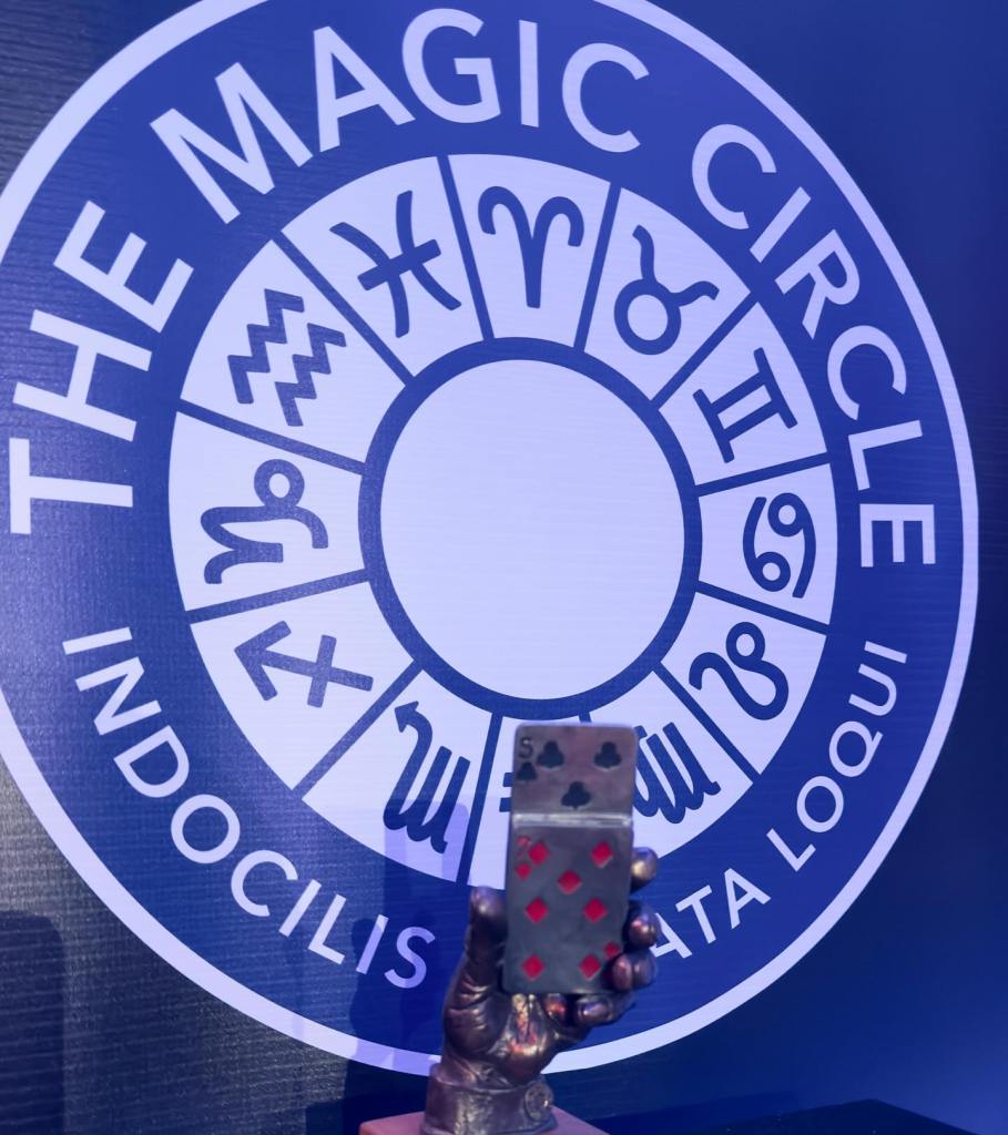 The Magic Circle y la búsqueda de Sophie Lloyd, mujer que se hizo pasar por un mago