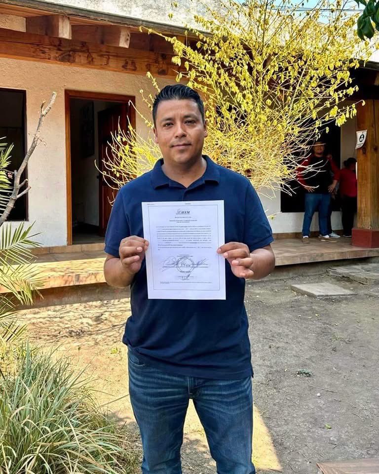 Edomex mágico: Alcalde de Santo Tomás de los Plátanos toma protesta y luego se da a la fuga