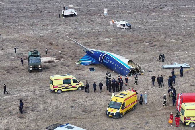 Avión de Azerbaijan Airlines con 70 pasajeros se estrella en el Mar Caspio