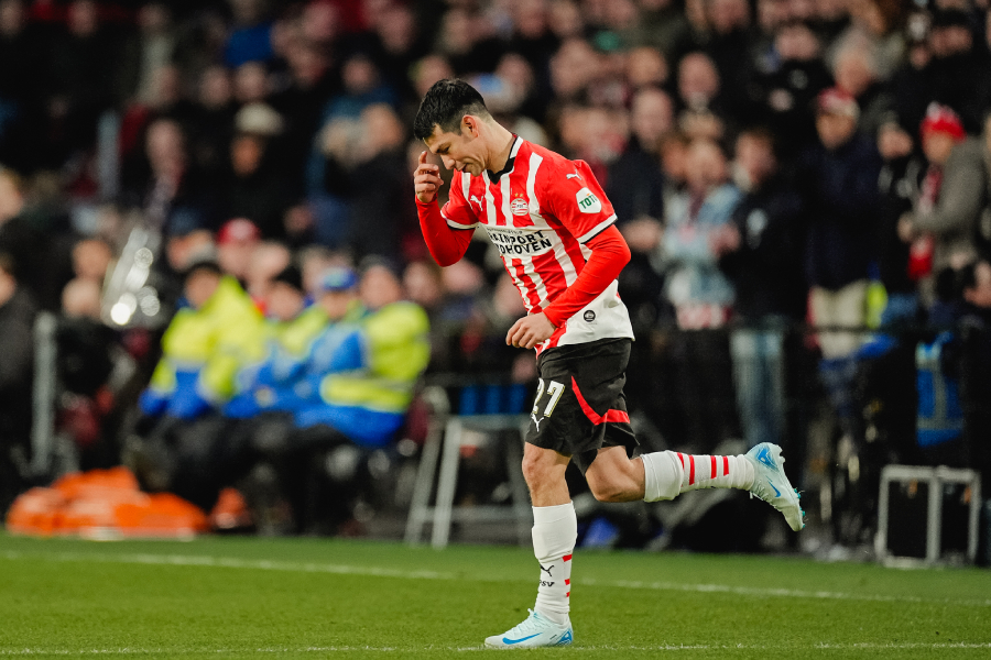 Los goles y la emotiva despedida del PSV al Chucky Lozano 