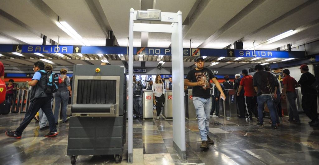 Varios detectores de metales en el Metro de la CDMX no funcionan.