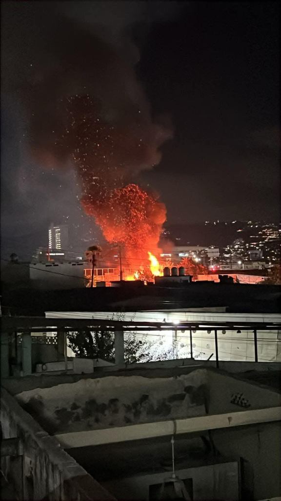 En plena Navidad: Incendio en Mercado Central de Acapulco consume 40 puestos