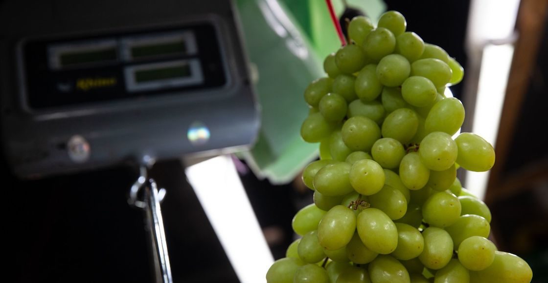 Uvas en mercado