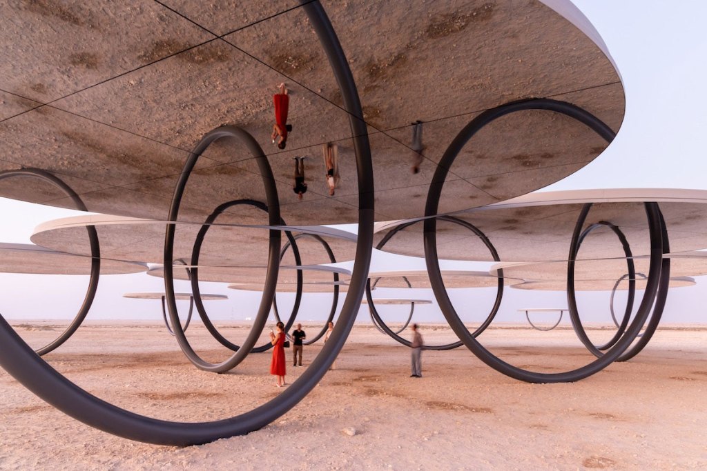 Olafur Eliasson Shadows Traveling On The Sea Of The Day en Qatar