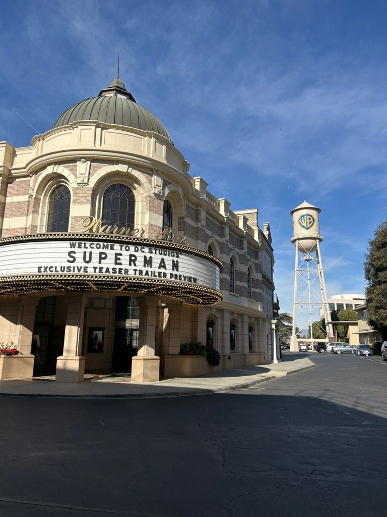 Imagen de los estudios de Warner Bros. donde vimos el teaser de 'Superman'