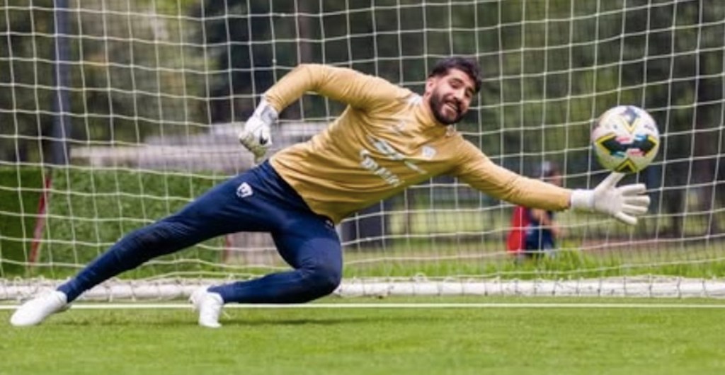 Gil Alcalá, portero de Pumas