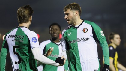 Checa el gol de Santi Giménez en la Copa de Países Bajos con Feyenoord