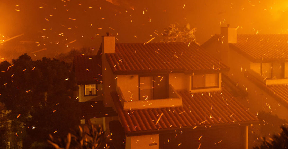 Prisioneros combaten los incendios en Los Angeles: Una práctica de más de 100 años en Estados Unidos