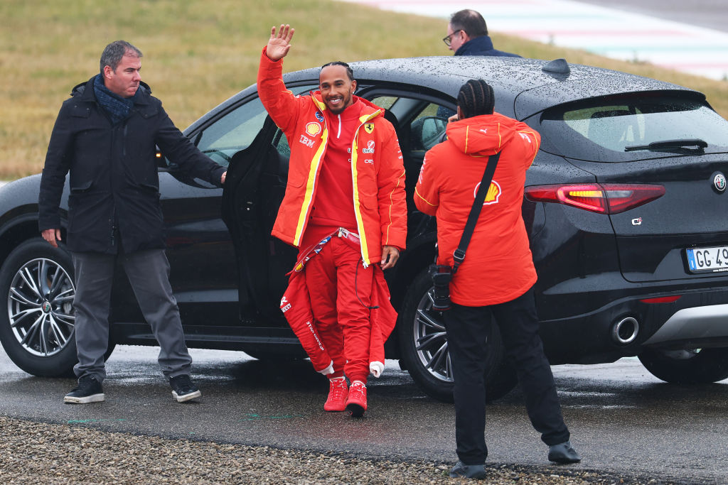 Lewis Hamilton choca en las pruebas de Ferrari