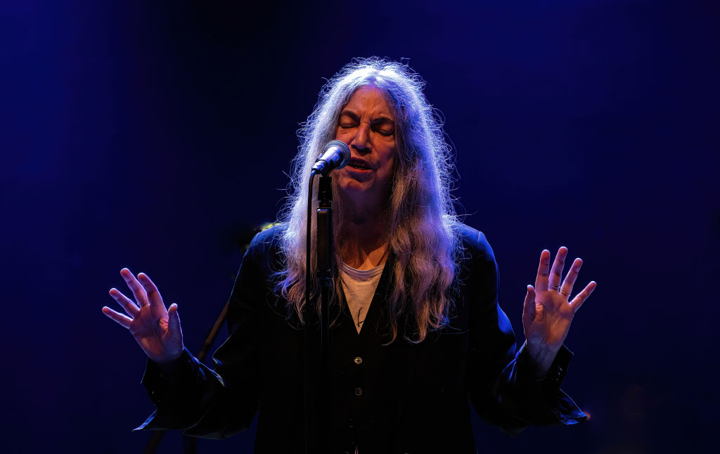 Patti Smith se desmaya durante concierto en Brasil; afirma que está bien