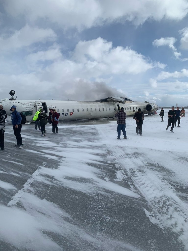 Otro más: Avión de Delta Airlines sufre accidente en aeropuerto de Toronto