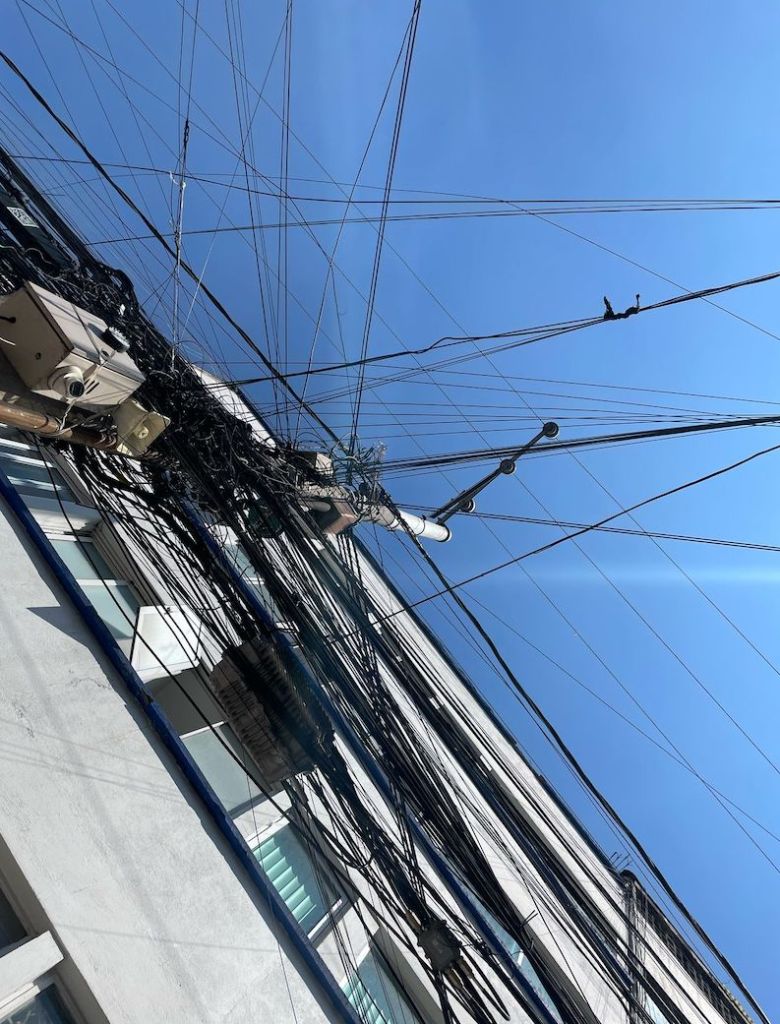 El cableado en CDMX o de cómo 3 mil camiones flotan en el aire… ¿Quieres saber por qué?