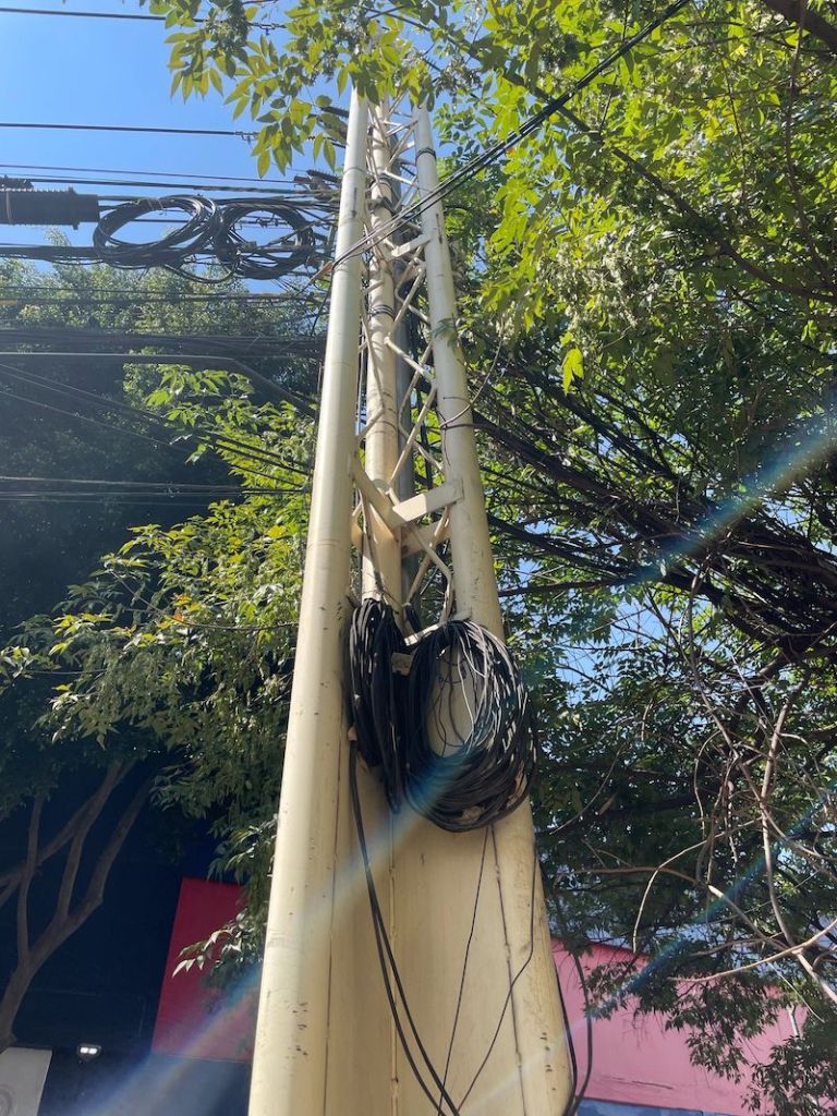 El cableado en CDMX o de cómo 3 mil camiones flotan en el aire… ¿Quieres saber por qué?