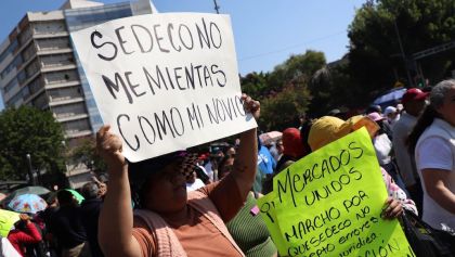 Comerciantes de mercados de la CDMX salieron a las calles a manifestarse.