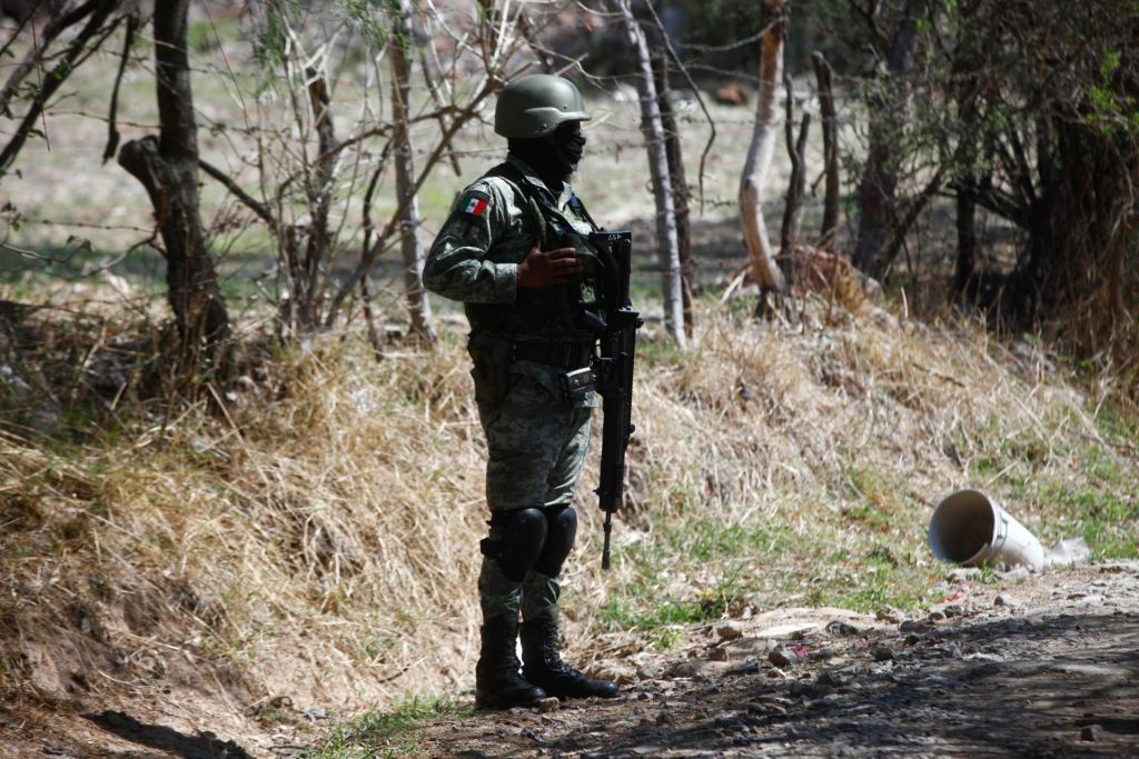 Encuentran bolsas con restos humanos en Jalisco; serían de policías desaparecidos en Teocaltiche