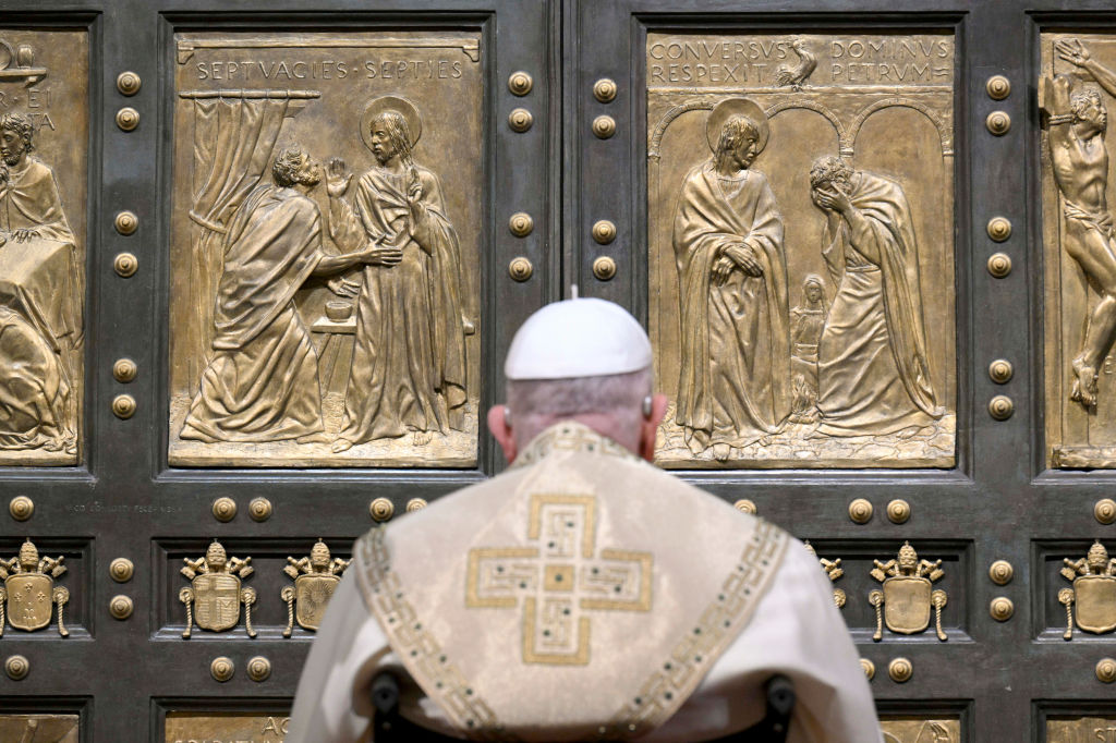 Estado de salud del papa Francisco es crítico; ahora presenta una insuficiencia renal leve