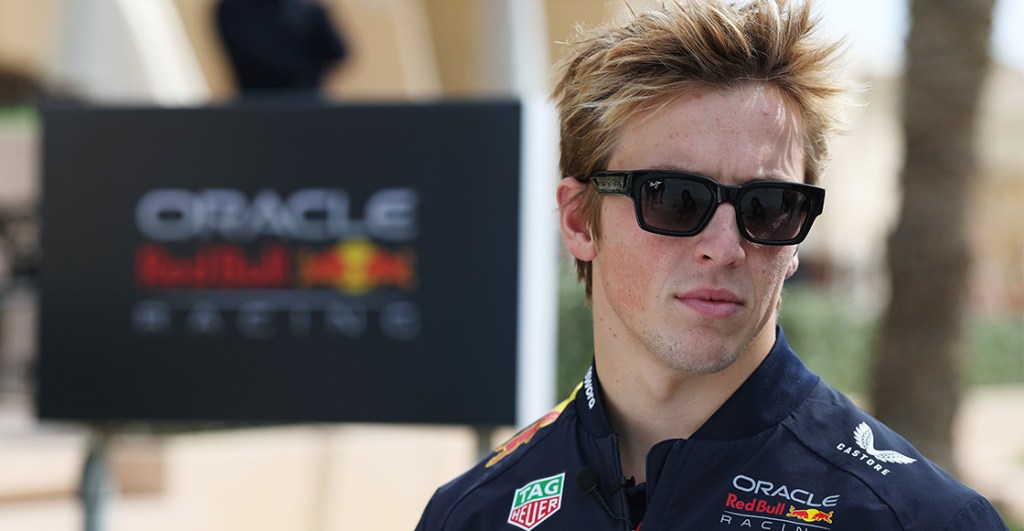 Helmut Marko compara a Liam Lawson con Checo Pérez